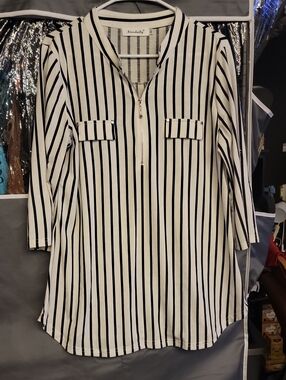 Ninety Black and White Vertical Stripe Zip-Front Blouse